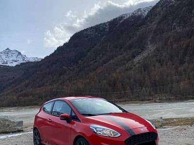 Usata Ford Fiesta 86 CV (63 kW) 2018 Rosso Berlina