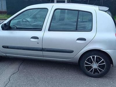 Usata Renault Clio II Authentique 58 CV (42 kW) 2005 Grigio Berlina
