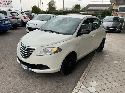 Usata Lancia Ypsilon 69 CV (50 kW) 2013 Bianco Utilitaria