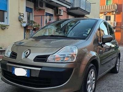 Bronzo Usata 2010 Renault Modus Monovolume | 6600 € (Molto cara)