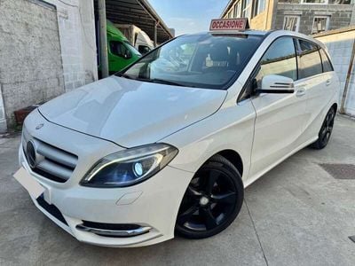 Usata Mercedes B180 Premium 122 CV (89 kW) 2013 Bianco Monovolume