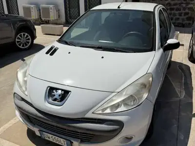 Käytetty Peugeot 206 60 HP (44 kW) 2009 Valkoinen Sedan