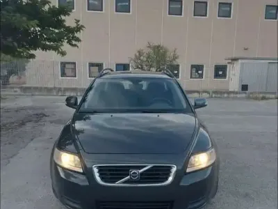 Usata Volvo V50 109 CV (80 kW) 2010 Grigio Station wagon