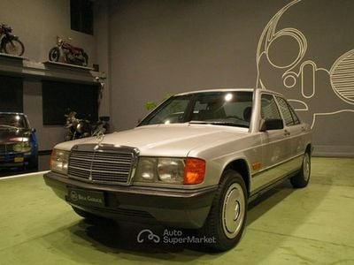 Usata Mercedes 190 122 CV (89 kW) 1985 Grigio Berlina