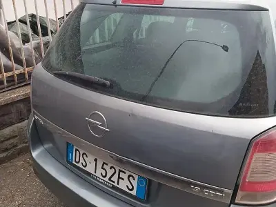 Usata Opel Astra 120 CV (88 kW) 2009 Station wagon