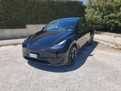 Usata Tesla Model Y RWD 125 kW (170 CV) 2023 Nero SUV
