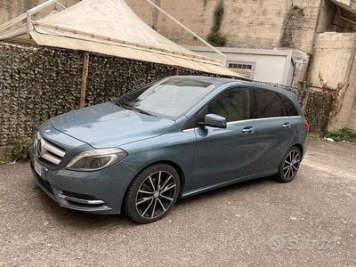 Käytetty Mercedes B200 136 HP (100 kW) 2014 Harmaa Tila-auto