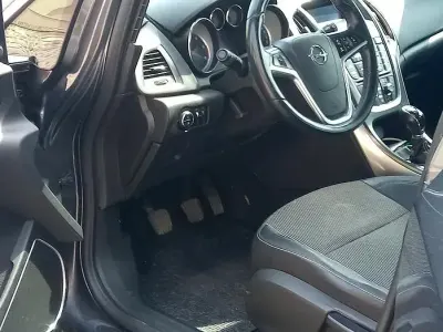 Usata Opel Astra 125 CV (91 kW) 2012 Grigio Station wagon