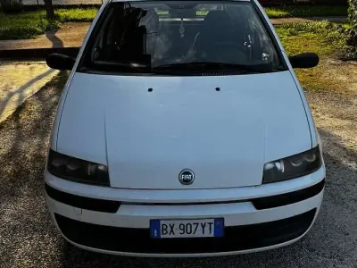 Usado Fiat Punto 60 CV (44 kW) 2002 Utilitario