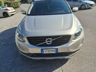 Usata Volvo XC60 Business Edition 150 CV (110 kW) 2017 Grigio SUV