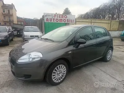Usata Fiat Grande Punto Dynamic 75 CV (55 kW) 2010 Beige Utilitaria