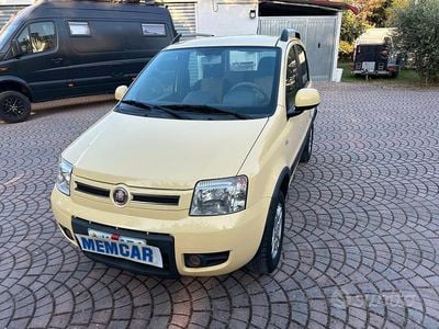 Giallo Usata 2009 Fiat Panda 4x4 Utilitaria | 6300 € (Buon prezzo)