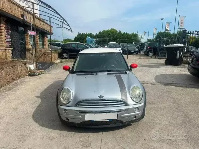 Usata Mini Cooper 116 CV (85 kW) 2005 Grigio Utilitaria