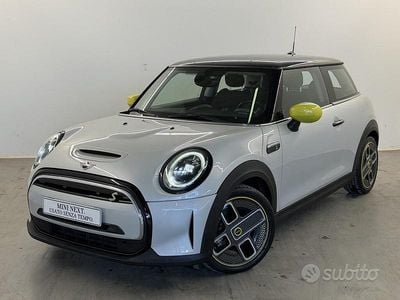 Usata Mini Cooper SE Classic 160 kW (218 CV) 2021 White silver metallizzato Utilitaria