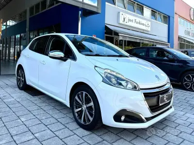 Usata Peugeot 208 82 CV (60 kW) 2017 Bianco Utilitaria