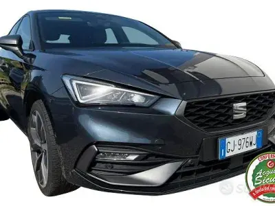 Usata Seat Leon Style 131 CV (96 kW) 2022 Grigio scuro Berlina