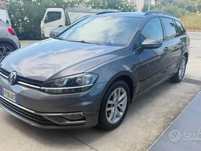 Usata VW Golf VII Business 116 CV (85 kW) 2018 Grigio Station wagon