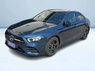 Usata Mercedes A180 Premium 136 CV (100 kW) 2022 Blu metallizzato Berlina