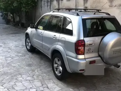 Usata Toyota RAV4 116 CV (85 kW) 2004 SUV