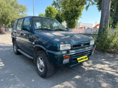 Usata Nissan Terrano SE 101 CV (74 kW) 1996 Verde SUV