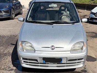 Usata Fiat 600 Anniversary 73 CV (53 kW) 2008 Argento Utilitaria