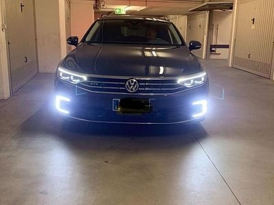 Usata VW Passat GTE 156 CV (114 kW) 2019 Grigio Station wagon