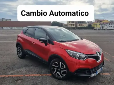 Usata Renault Captur 90 CV (66 kW) 2017 Rosso SUV