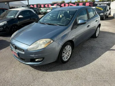 Usado Fiat Bravo Dynamic 120 CV (88 kW) 2009 Gris Utilitario