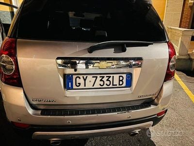 Usata Chevrolet Captiva 150 CV (110 kW) 2008 Grigio SUV