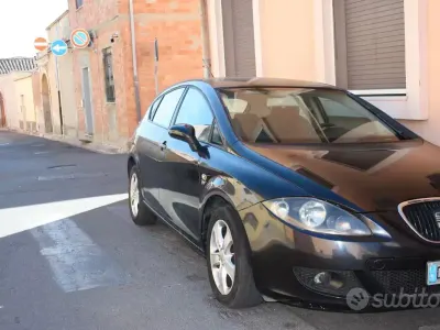 Usata Seat Leon 105 CV (77 kW) 2007 Nero Utilitaria
