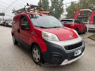 Usata Fiat Fiorino 95 CV (69 kW) 2017 Rosso pastello Monovolume