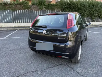 Usata Fiat Grande Punto 65 CV (47 kW) 2009 Nero Utilitaria