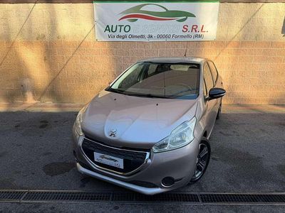 Rosa perlato Usata 2015 Peugeot 208 Active Utilitaria | 6900 € (Buon prezzo)