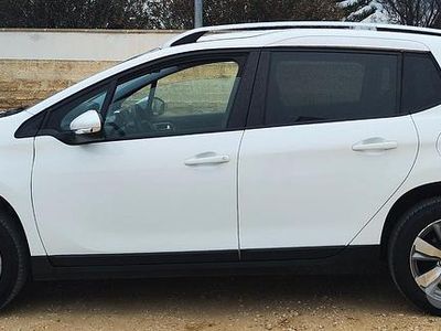 Usata Peugeot 2008 Active 68 CV (50 kW) 2014 Bianco SUV