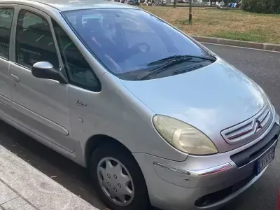 Usata Citroën Xsara Picasso 109 CV (80 kW) 2004 Grigio Monovolume