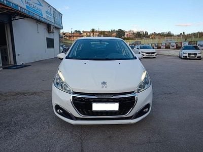 Usata Peugeot 208 Active 75 CV (55 kW) 2018 Bianco Utilitaria