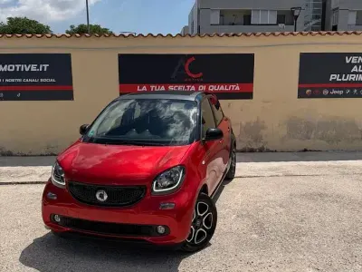 Usata Smart ForFour Prime 90 CV (66 kW) 2015 Rosso Utilitaria