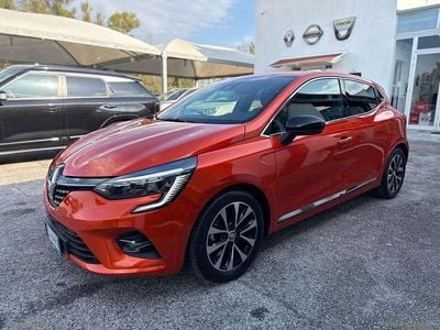 Usata Renault Clio V Evolution 145 CV (106 kW) 2023 Arancione Berlina