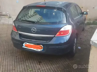 Usata Opel Astra 120 CV (88 kW) 2006 Bluazzurro Monovolume