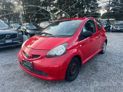 Usata Toyota Aygo 68 CV (50 kW) 2008 Rosso Utilitaria