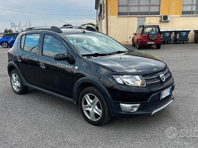Usata Dacia Sandero Stepway 90 CV (66 kW) 2016 Nero Berlina