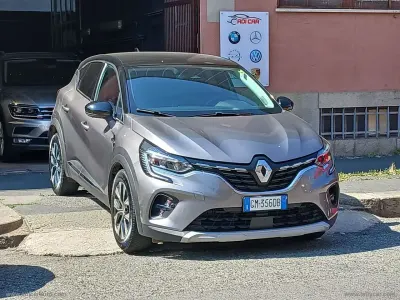 Usata Renault Captur Techno 140 CV (102 kW) 2023 Grigio SUV