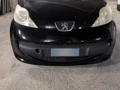 Usata Peugeot 107 68 CV (50 kW) 2008 Nero Utilitaria