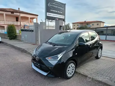 Usata Toyota Aygo Connect Style 72 CV (52 kW) 2021 Nero Utilitaria