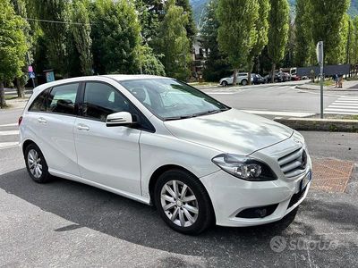 Usata Mercedes B180 Executive 109 CV (80 kW) 2013 Bianco Utilitaria