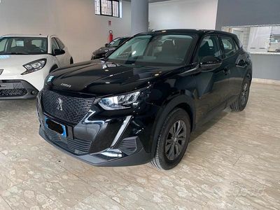 Usata Peugeot 2008 Active 130 CV (95 kW) 2021 Nero SUV