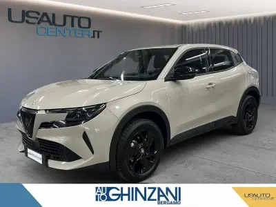 Usata Alfa Romeo Junior 145 CV (106 kW) 2025 Grigio SUV