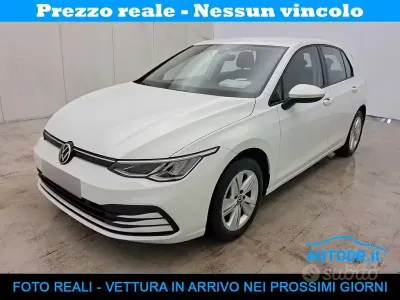 Occasion VW Golf VIII Life 131 ch (96 kW) 2022 Blanc Berline
