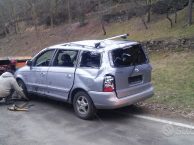 Usata Hyundai Trajet 113 CV (83 kW) 2002 Blu Monovolume