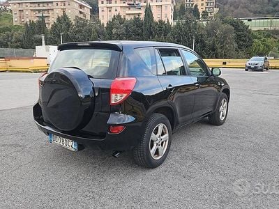 Usata Toyota RAV4 Luxury 136 CV (100 kW) 2007 Nero SUV